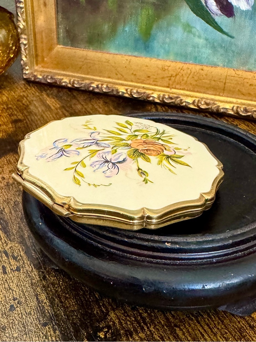 Vintage Hand-Painted Stratton Mirror Compact - Picture 8 of 14